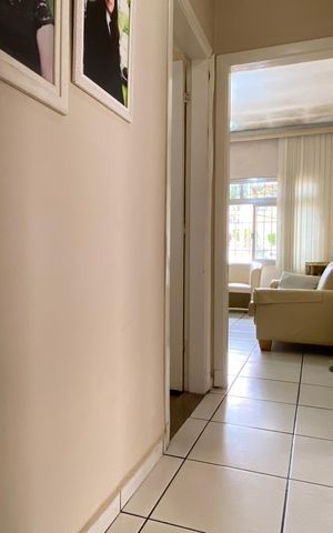 Casa para alugar com 573m², 2 quartos e 2 vagas Casa para alugar com 573m², 2 quartos e 2 vagasSala - corredor