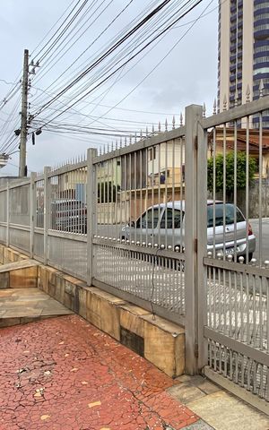 Casa para alugar com 573m², 2 quartos e 2 vagas Casa para alugar com 573m², 2 quartos e 2 vagasÁrea externa - Garagem