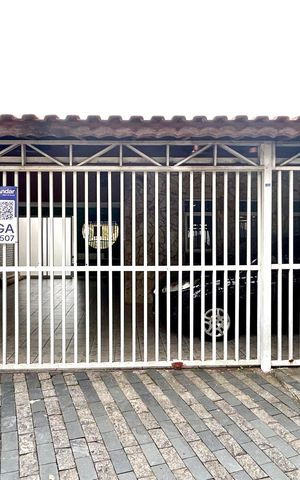 Casa para alugar com 170m², 3 quartos e 5 vagas Casa para alugar com 170m², 3 quartos e 5 vagasFachada