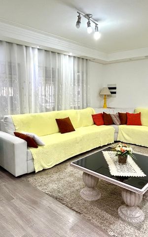 Casa para alugar com 170m², 3 quartos e 5 vagas Casa para alugar com 170m², 3 quartos e 5 vagasSala