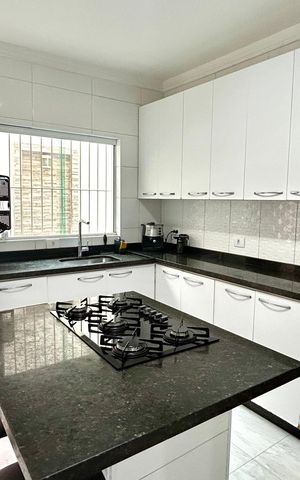 Casa para alugar com 170m², 3 quartos e 5 vagas Casa para alugar com 170m², 3 quartos e 5 vagasCozinha