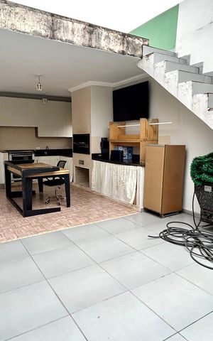 Casa para alugar com 170m², 3 quartos e 5 vagas Casa para alugar com 170m², 3 quartos e 5 vagasÁrea externa