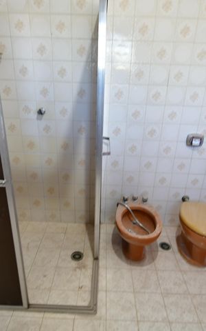 Casa à venda com 360m², 3 quartos e 3 vagasBanheiro da suíte
