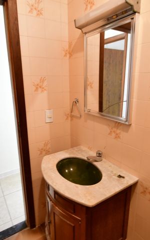 Casa à venda com 360m², 3 quartos e 3 vagasBanheiro social