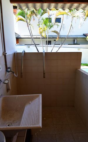 Casa à venda com 360m², 3 quartos e 3 vagasÁrea de Serviço