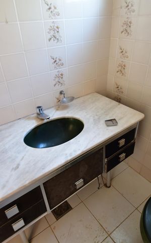 Casa à venda com 360m², 3 quartos e 3 vagasBanheiro de serviço