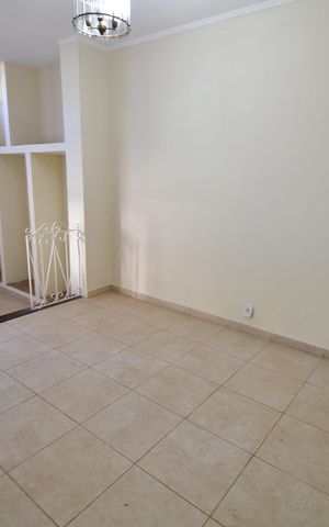 Casa à venda com 360m², 3 quartos e 3 vagasSala