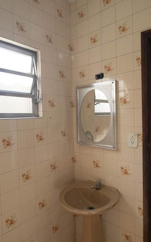 Casa à venda com 143m², 3 quartos e 3 vagasBanheiro 1