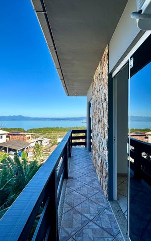 Casa para alugar com 84m², 3 quartos e 1 vaga Casa para alugar com 84m², 3 quartos e 1 vagaVaranda