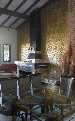 Casa à venda com 237m², 2 quartos e 2 vagasSala Estar e Jantar
