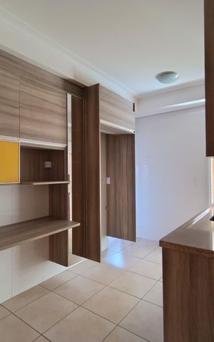 Apartamento para alugar com 108m², 4 quartos e 2 vagas Apartamento para alugar com 108m², 4 quartos e 2 vagasCozinha