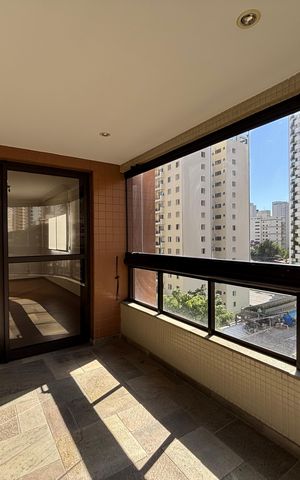 Apartamento para alugar com 180m², 3 quartos e 4 vagasVaranda