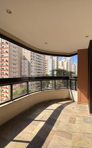 Apartamento para alugar com 180m², 3 quartos e 4 vagasVaranda