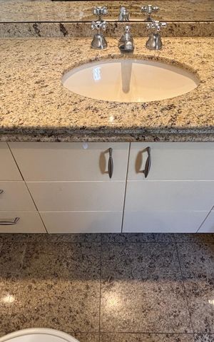 Apartamento para alugar com 180m², 3 quartos e 4 vagasBanheiro da Suíte 1