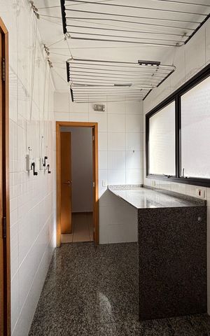 Apartamento para alugar com 180m², 3 quartos e 4 vagasÁrea de Serviço