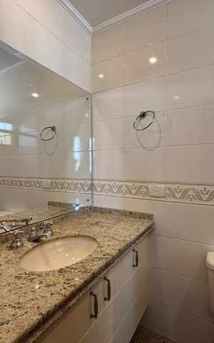Apartamento para alugar com 180m², 3 quartos e 4 vagasBanheiro da Suíte 1