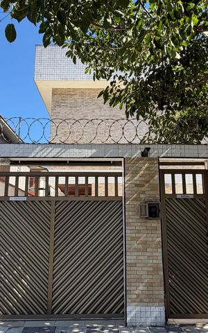 Casa de condomínio para alugar com 110m², 3 quartos e 2 vagasFachada