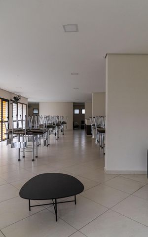 Apartamento à venda com 93m², 4 quartos e 2 vagas Apartamento à venda com 93m², 4 quartos e 2 vagasÁrea comum - Salão de festas