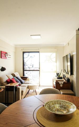 Apartamento à venda com 93m², 4 quartos e 2 vagas Apartamento à venda com 93m², 4 quartos e 2 vagasSala