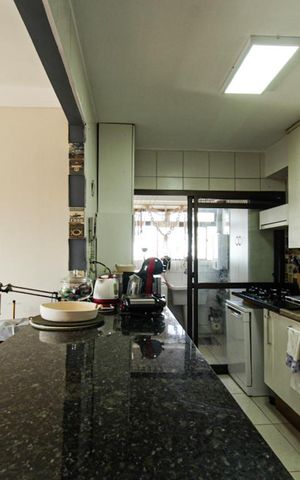 Apartamento à venda com 93m², 4 quartos e 2 vagas Apartamento à venda com 93m², 4 quartos e 2 vagasCozinha