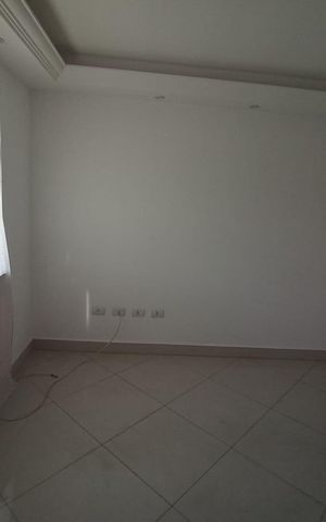 Casa à venda com 100m², 2 quartos e 2 vagas Casa à venda com 100m², 2 quartos e 2 vagasSala