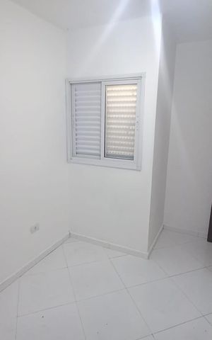 Casa à venda com 100m², 2 quartos e 2 vagas Casa à venda com 100m², 2 quartos e 2 vagasQuarto