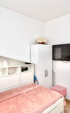 Casa de condomínio para alugar com 180m², 3 quartos e 4 vagasQuarto 1