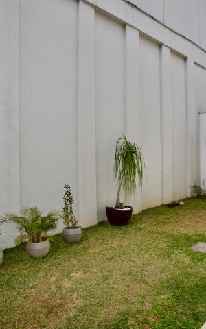 Casa de condomínio para alugar com 180m², 3 quartos e 4 vagasQuintal