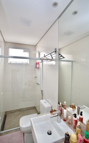 Casa de condomínio para alugar com 180m², 3 quartos e 4 vagasBanheiro Social