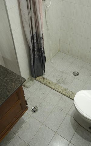 Casa à venda com 222m², 3 quartos e 2 vagasBanheiro social 