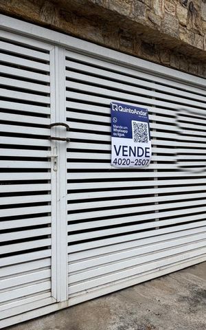 Casa à venda com 222m², 3 quartos e 2 vagasFachada