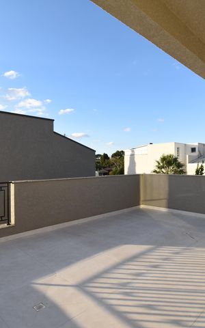 Casa de condomínio para alugar com 180m², 3 quartos e 2 vagasCobertura