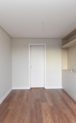 Casa de condomínio para alugar com 180m², 3 quartos e 2 vagasSuíte