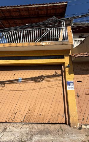 Casa à venda com 342m², 2 quartos e 4 vagas Casa à venda com 342m², 2 quartos e 4 vagasFachada