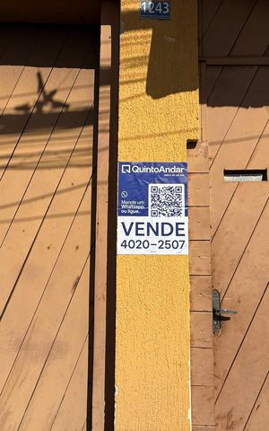 Casa à venda com 342m², 2 quartos e 4 vagas Casa à venda com 342m², 2 quartos e 4 vagasPlaca