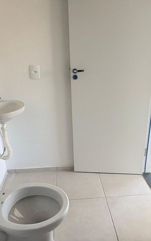 Apartamento à venda com 46m², 2 quartos e 1 vaga Apartamento à venda com 46m², 2 quartos e 1 vagaBanheiro social
