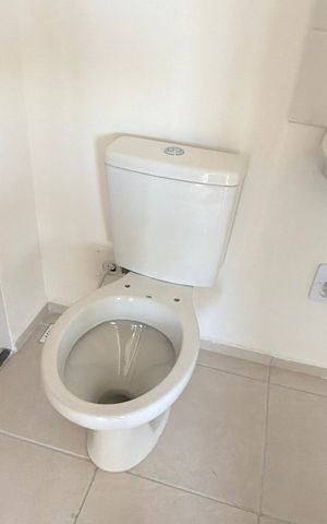 Apartamento à venda com 46m², 2 quartos e 1 vaga Apartamento à venda com 46m², 2 quartos e 1 vagaBanheiro social