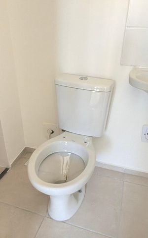 Apartamento à venda com 46m², 2 quartos e 1 vaga Apartamento à venda com 46m², 2 quartos e 1 vagaBanheiro da suíte