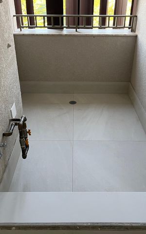 Apartamento à venda com 182m², 3 quartos e 3 vagas Apartamento à venda com 182m², 3 quartos e 3 vagasÁrea de Serviço
