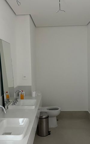 Apartamento à venda com 182m², 3 quartos e 3 vagas Apartamento à venda com 182m², 3 quartos e 3 vagasBanheiro 1