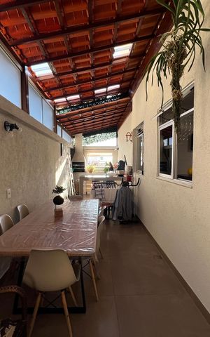 Apartamento à venda com 93m², 2 quartos e 2 vagasVaranda