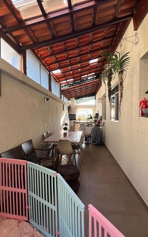 Apartamento à venda com 93m², 2 quartos e 2 vagasVaranda
