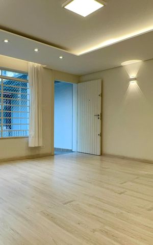 Casa à venda com 180m², 3 quartos e 3 vagas Casa à venda com 180m², 3 quartos e 3 vagasSala