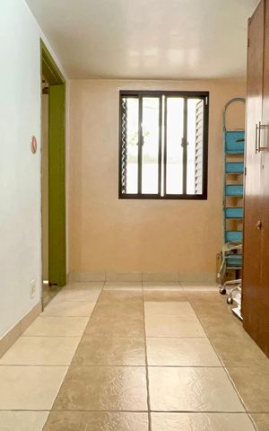 Casa à venda com 180m², 3 quartos e 3 vagas Casa à venda com 180m², 3 quartos e 3 vagasQuarto de Serviço