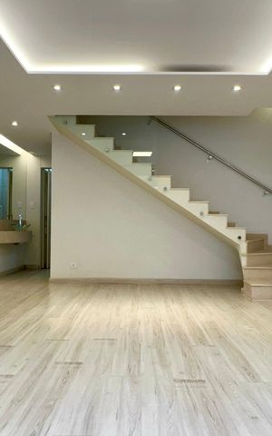 Casa à venda com 180m², 3 quartos e 3 vagas Casa à venda com 180m², 3 quartos e 3 vagasSala