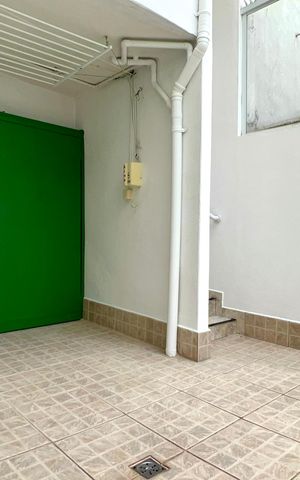 Casa à venda com 180m², 3 quartos e 3 vagas Casa à venda com 180m², 3 quartos e 3 vagasQuintal