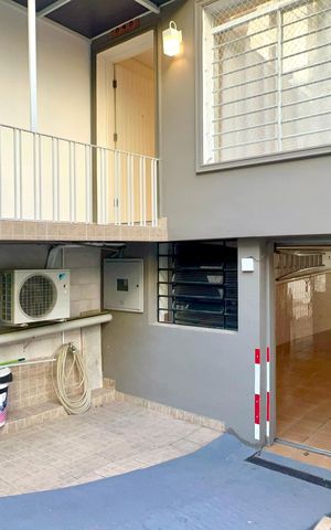 Casa à venda com 180m², 3 quartos e 3 vagas Casa à venda com 180m², 3 quartos e 3 vagasGaragem