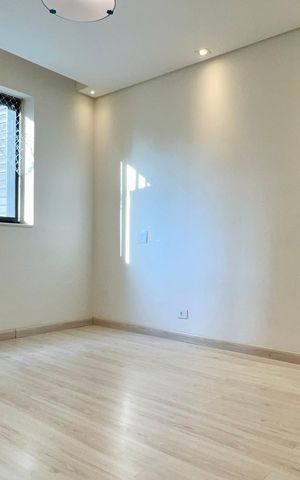 Casa à venda com 180m², 3 quartos e 3 vagas Casa à venda com 180m², 3 quartos e 3 vagasQuarto 2