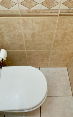 Casa à venda com 180m², 3 quartos e 3 vagas Casa à venda com 180m², 3 quartos e 3 vagasLavabo