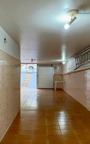 Casa à venda com 180m², 3 quartos e 3 vagas Casa à venda com 180m², 3 quartos e 3 vagasGaragem
